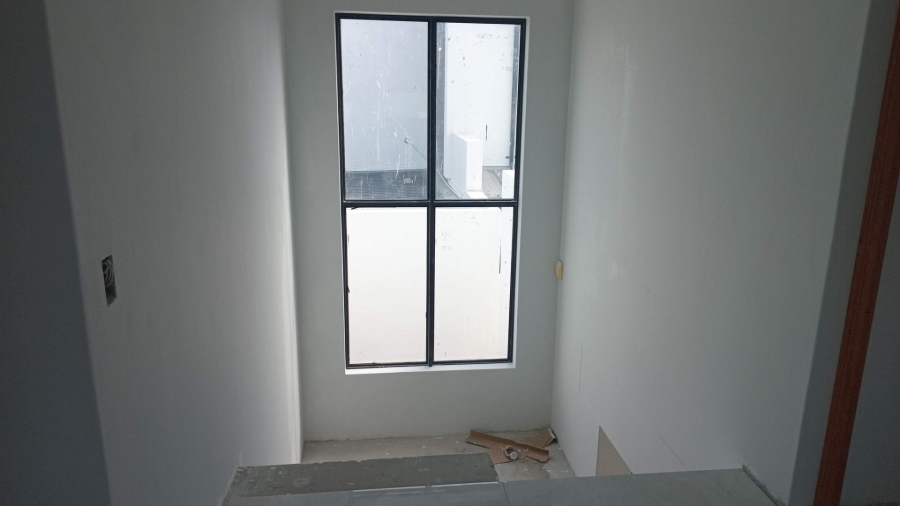 5 Bedroom Property for Sale in Sandown Western Cape